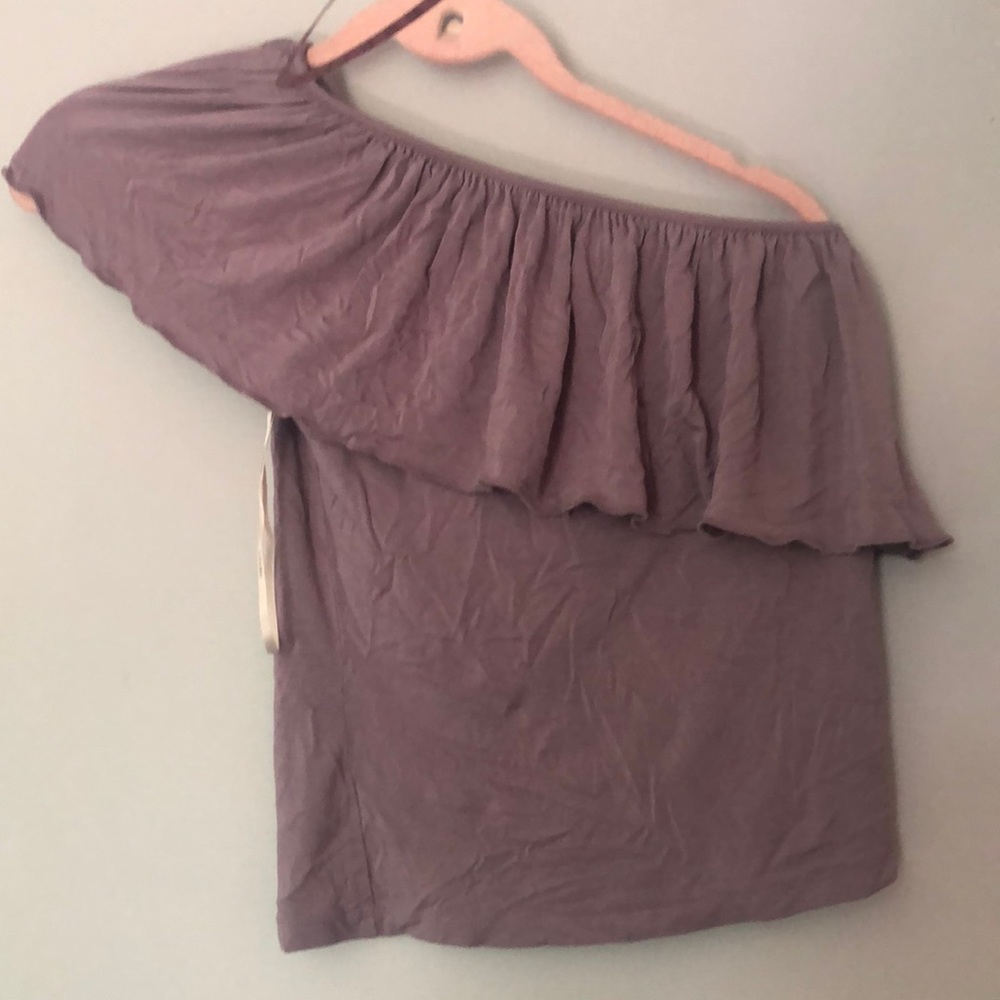 💜Lilac💜 Off the Shoulder Tee